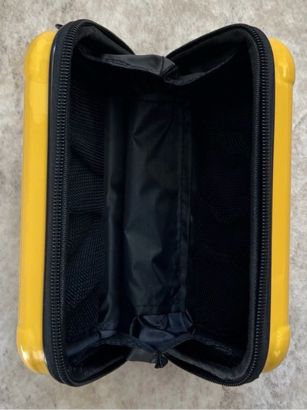Insta360 Hard Shell Camera Case - Picture 3 of 8
